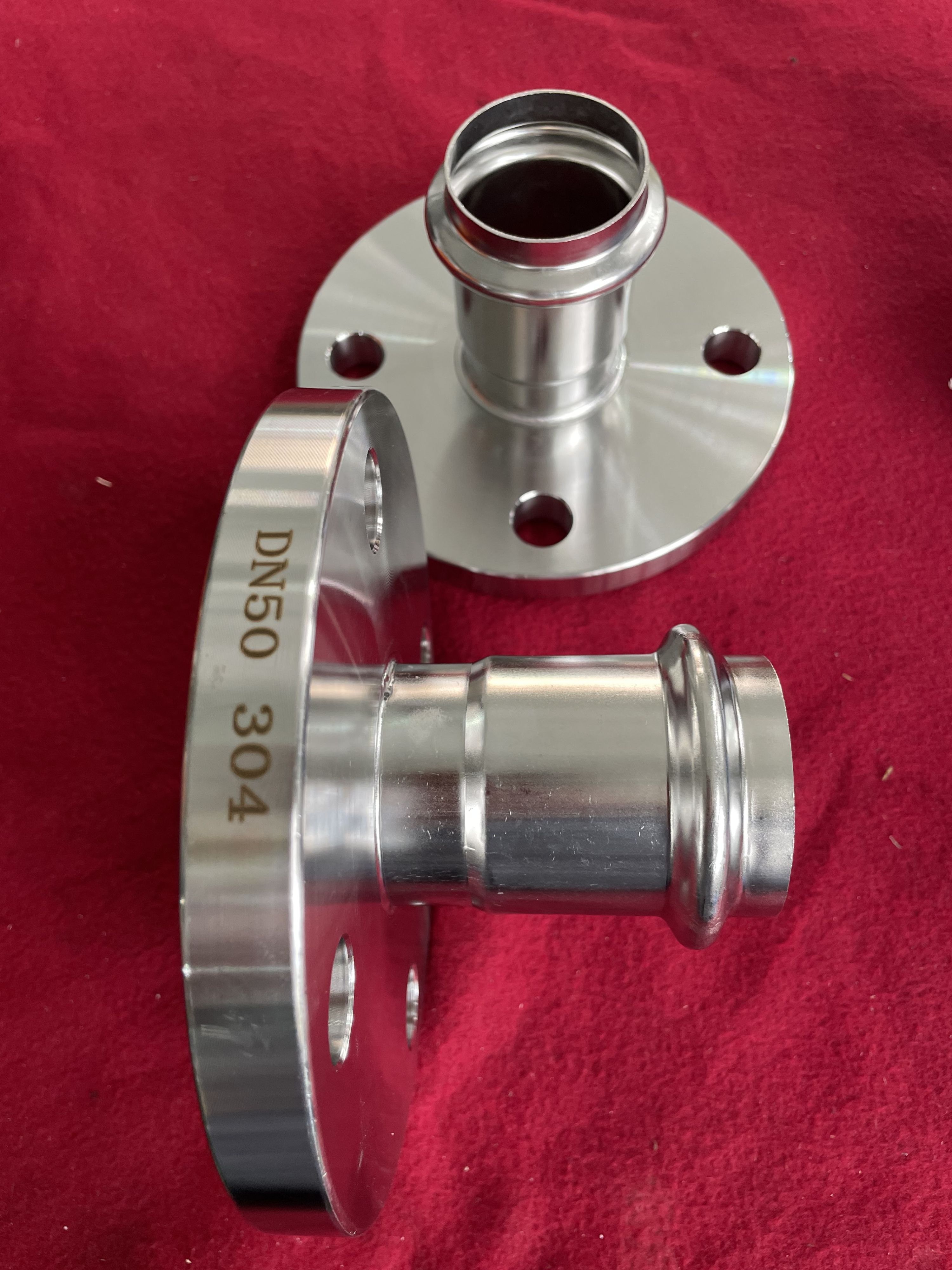 Compression/grooved flange fittings